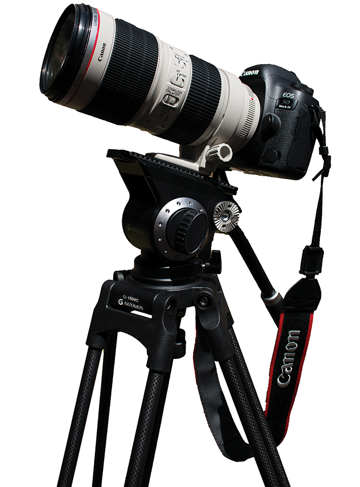 망원렌즈를 장착한 카메라의 무게도 거뜬히 지지한다. 최대적재 용량은 4kg이다.