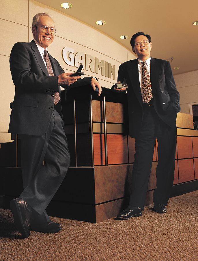 GPS 기술 전문 기업 가민(GARMIN)을 설립한 Gary Burrel(좌)과 Min H. Kao(우)