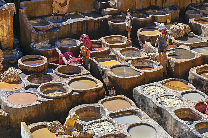 모로코 페즈의 전통 가죽 염색 공장(이해를 돕기 위한 예시 이미지입니다)
