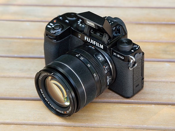 X-S10은 특히 동영상 촬영 측면에서 X-S20만큼 정교하지는 않지만 18-55mm F2.8-4.0 OIS 렌즈(사진)는 정말 좋은 렌즈인 반면, X-S20에 포함된 일부 렌즈는 다른 카메라는 그렇지 않다.